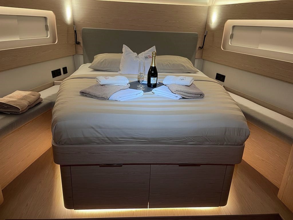 Oceanis Yacht 54 — photo 24