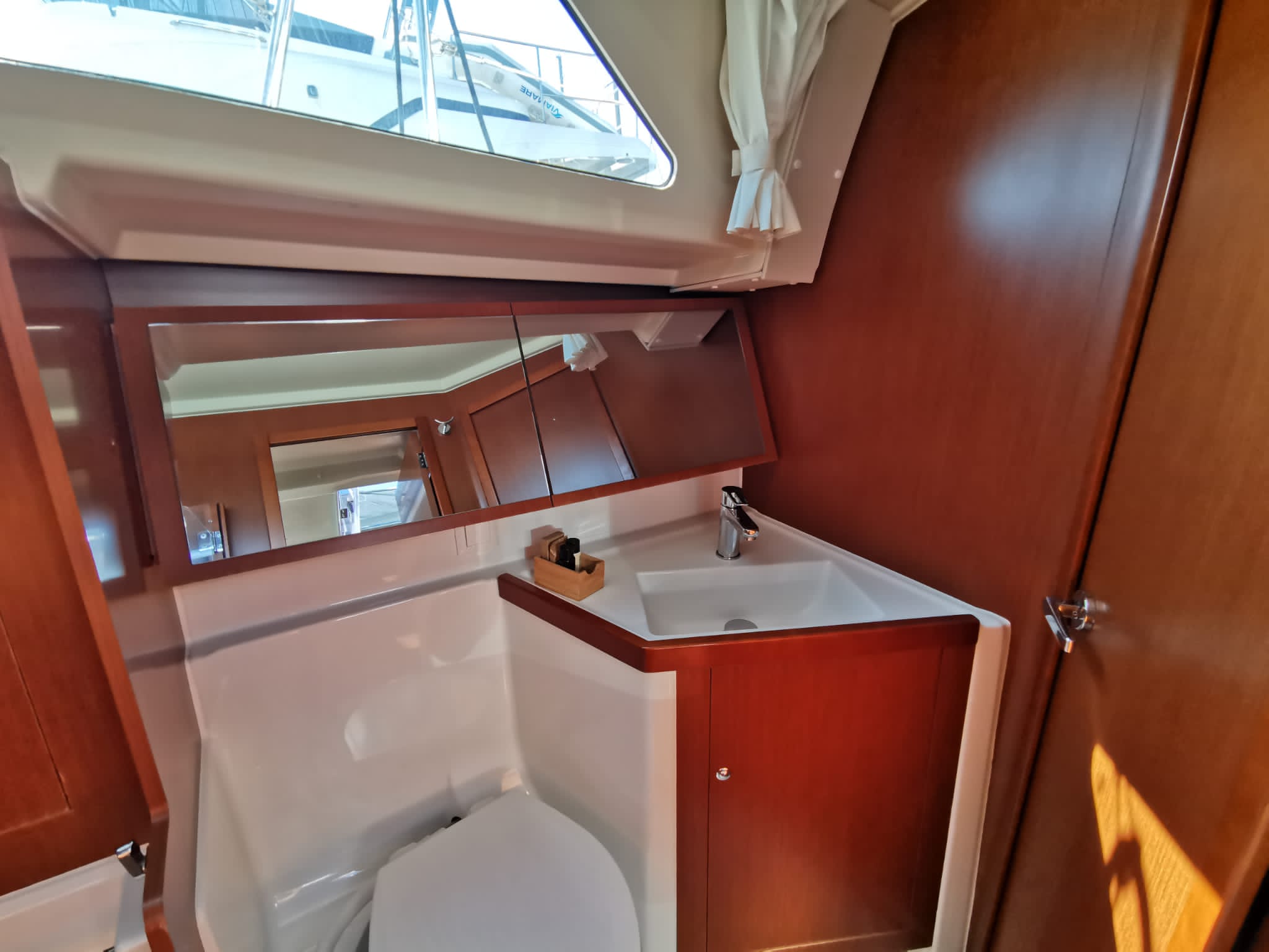 Oceanis 41.1 — photo 22