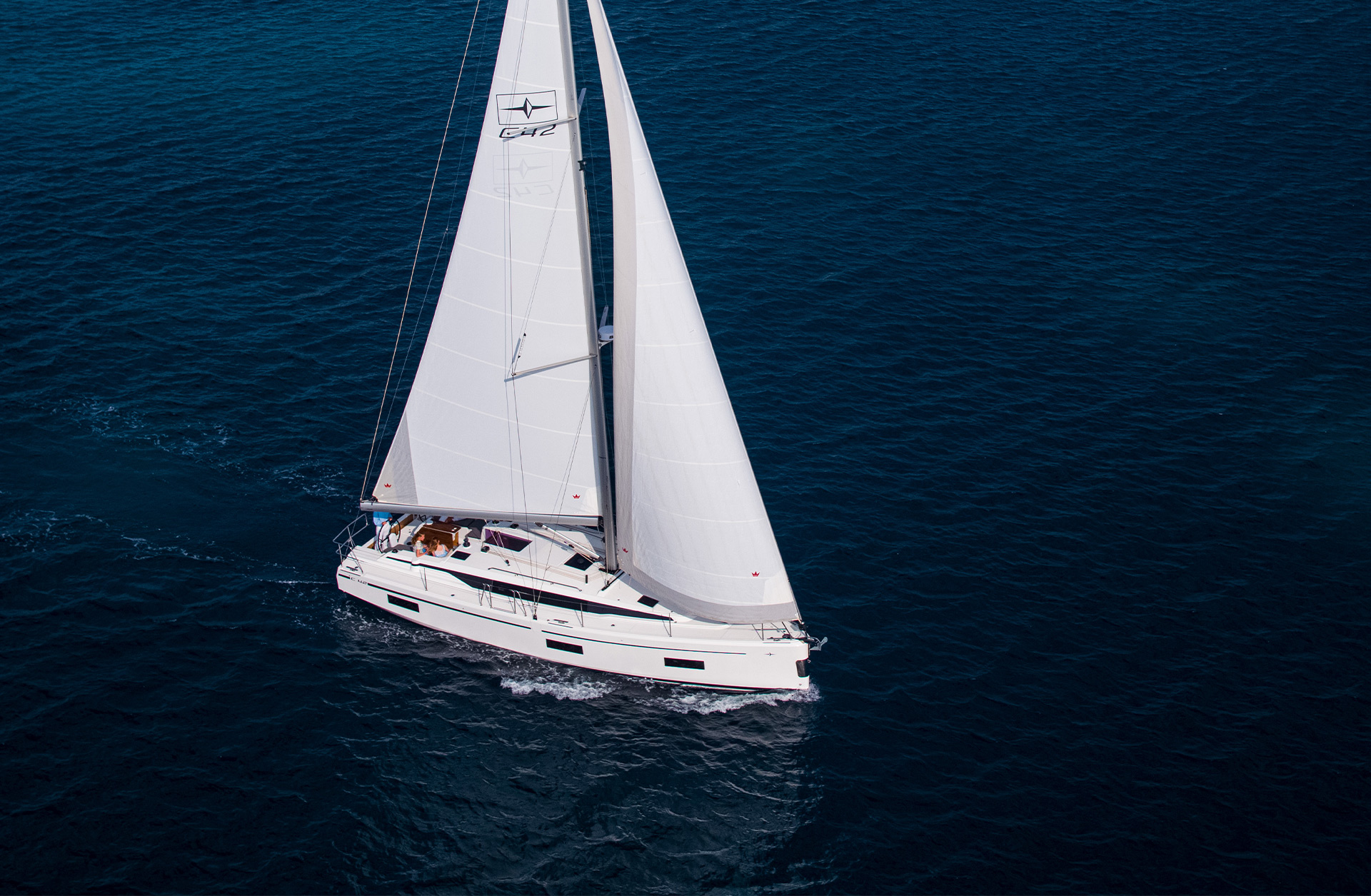 Bavaria C42 — photo 6