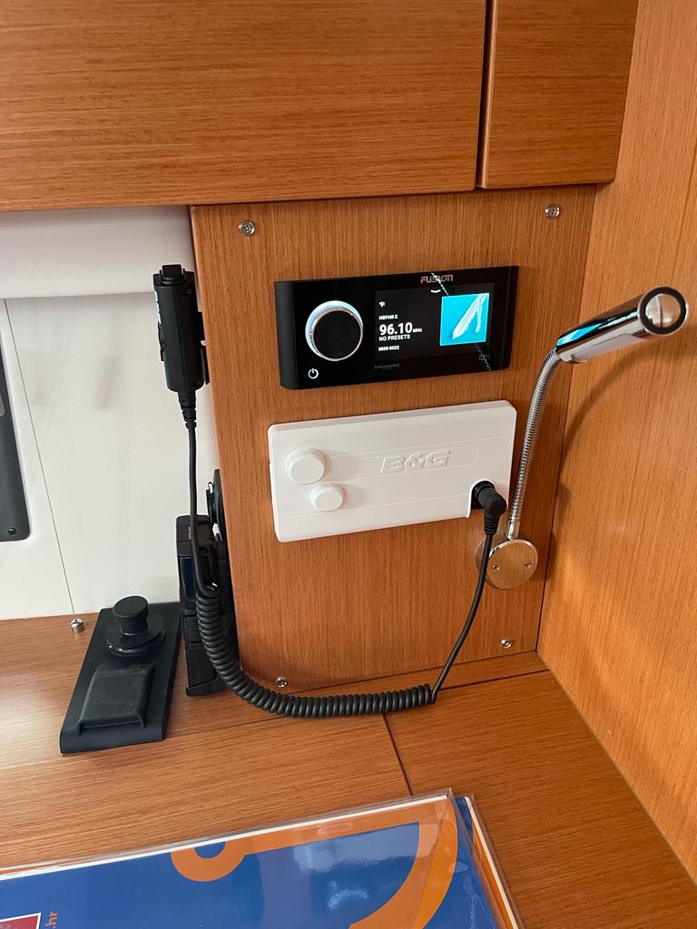 Bavaria C42 — photo 23