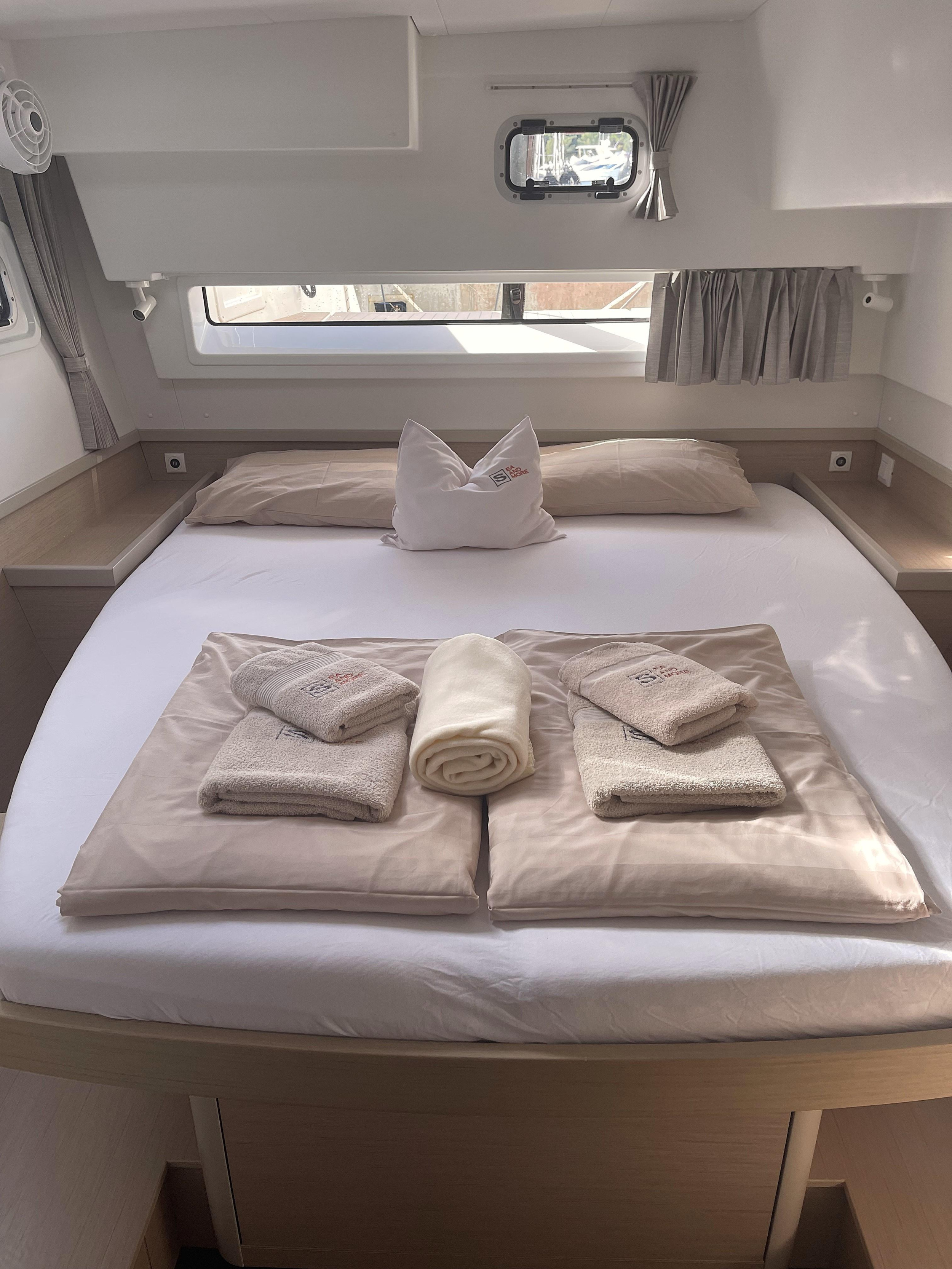 Lagoon 42 - 3 + 1 cab. — photo 15