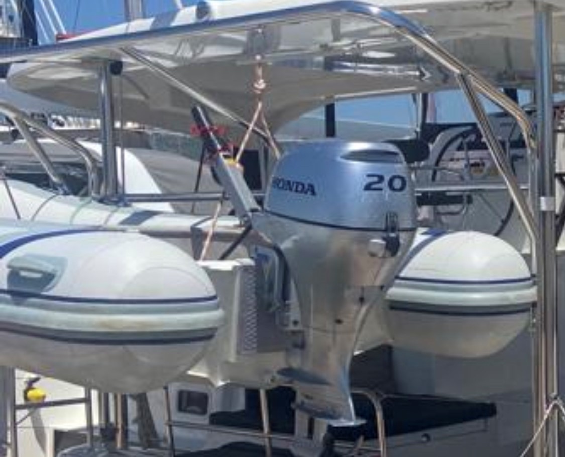 Lagoon 42 - 3 + 1 cab. — photo 13