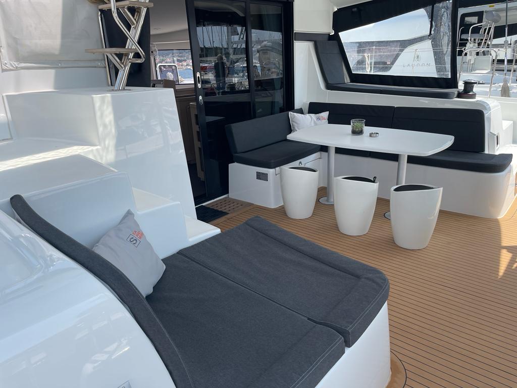 Lagoon 42 - 3 + 1 cab. — photo 23