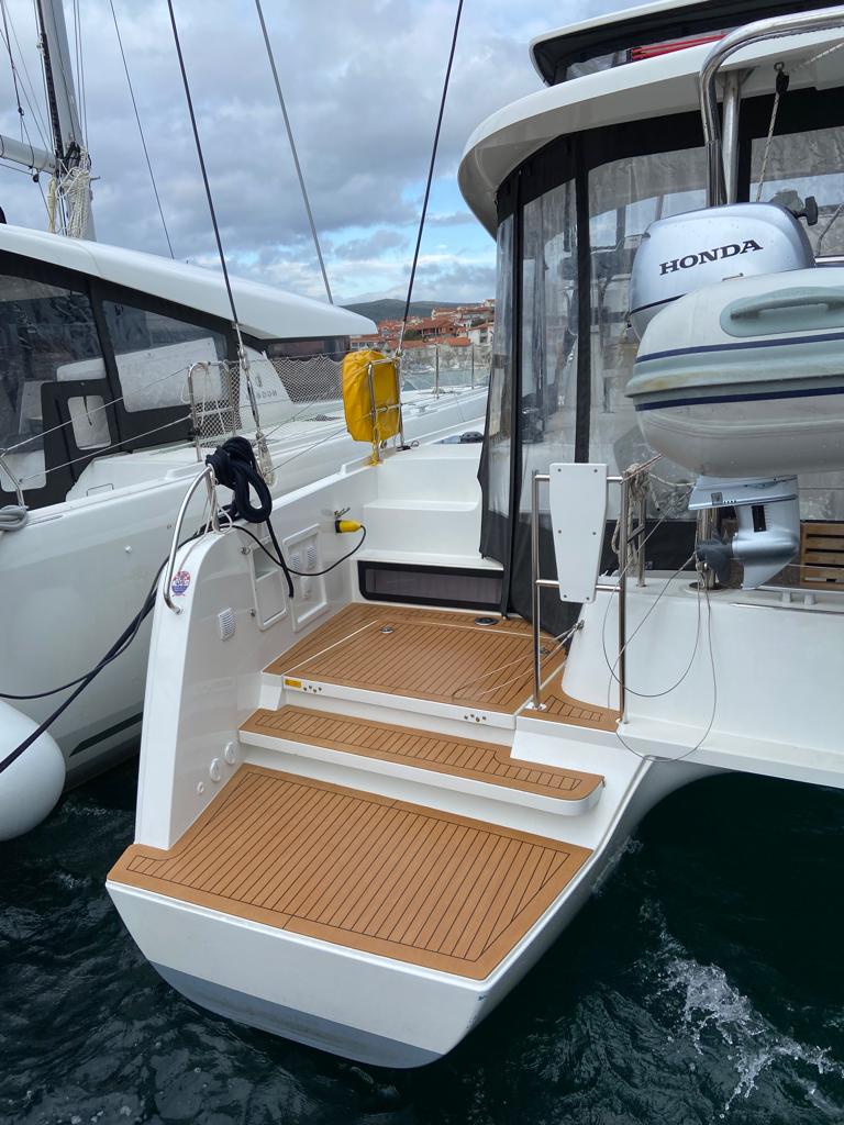 Lagoon 42 - 3 + 1 cab. — photo 24