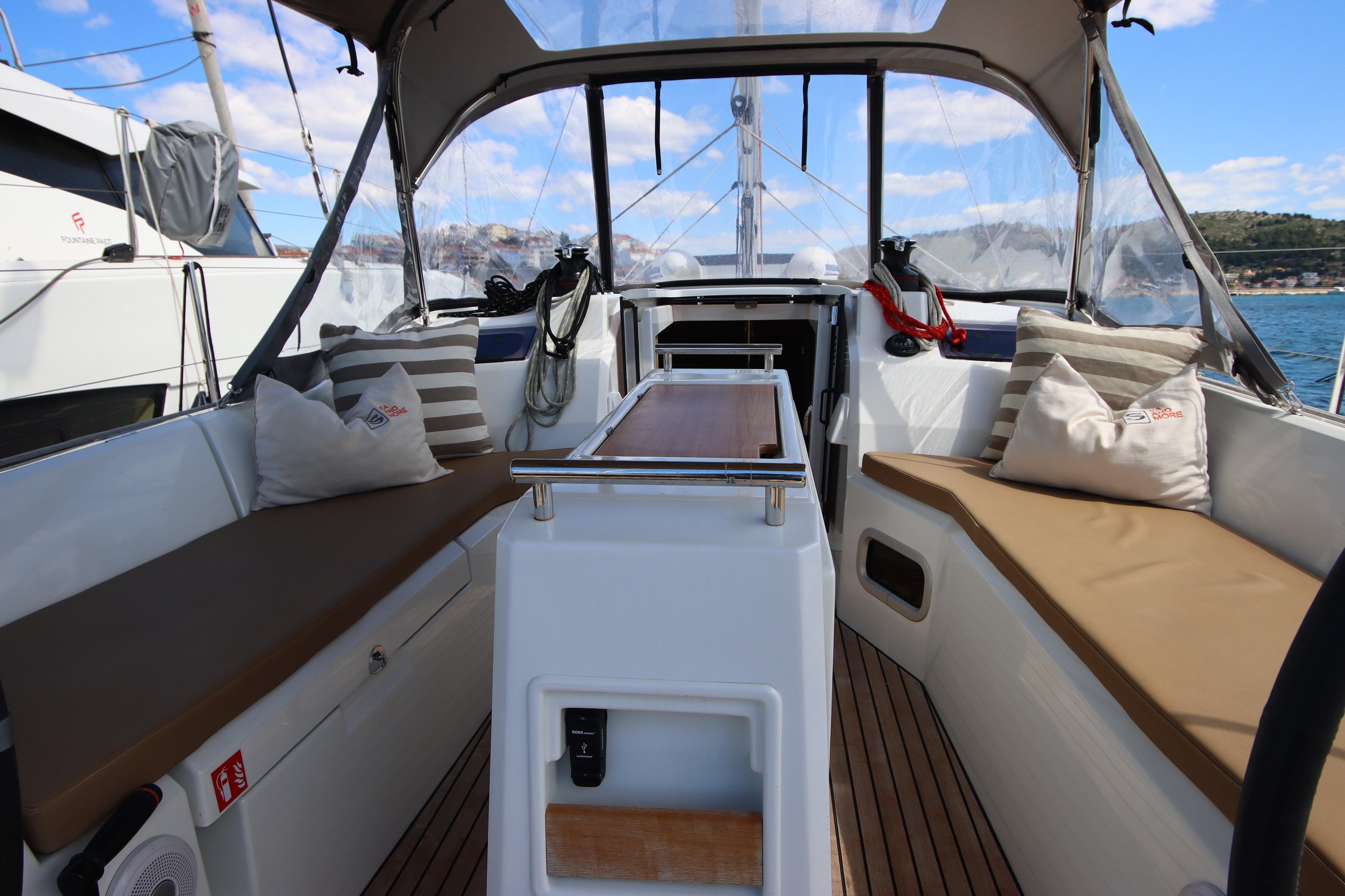 Oceanis 34.1 — photo 12