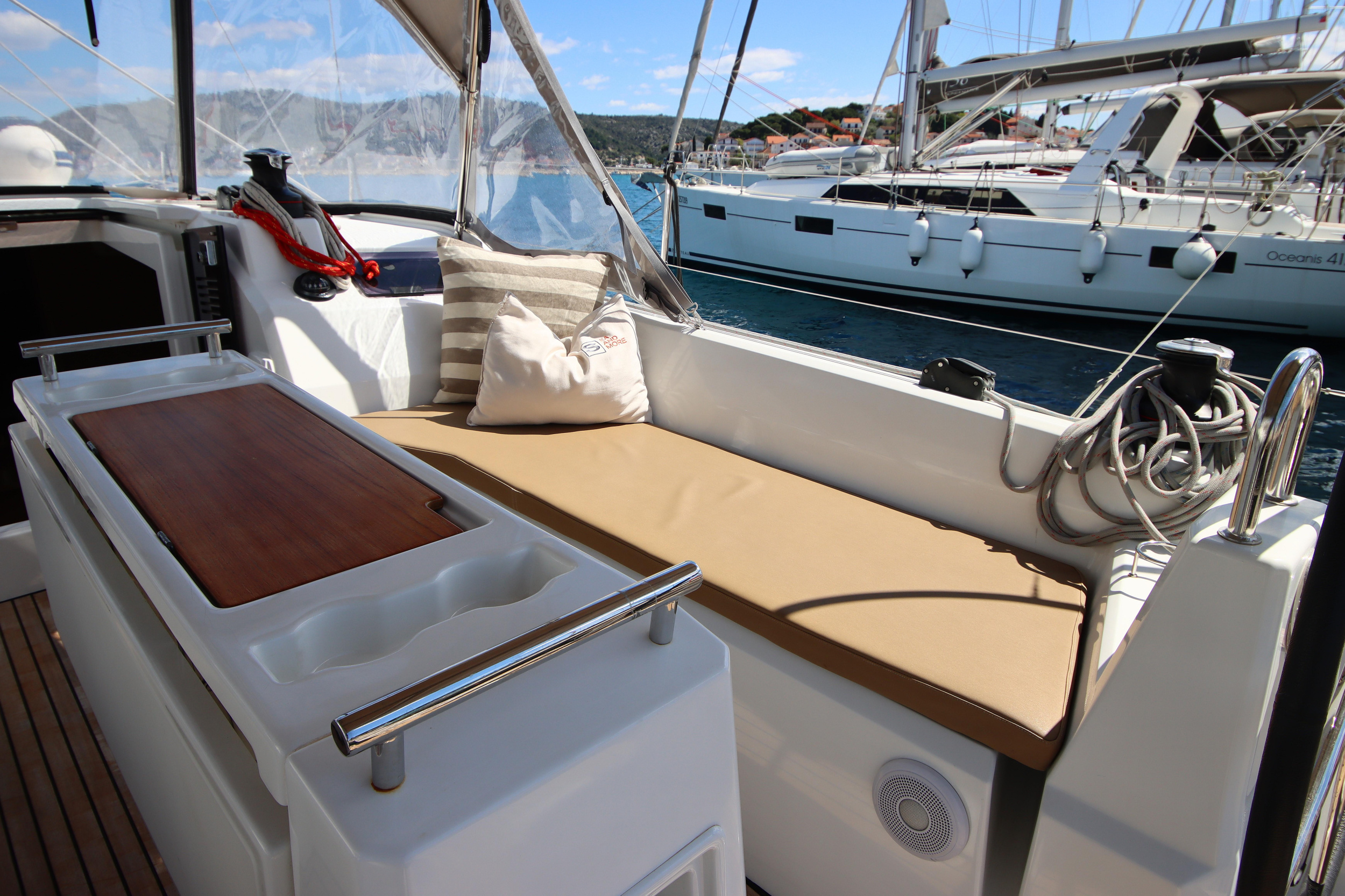 Oceanis 34.1 — photo 13