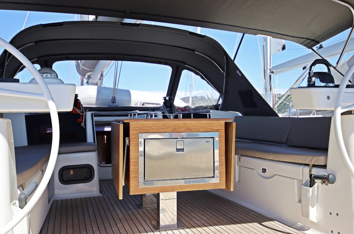 Dufour Exclusive 56 - 3 + 1 cab. — photo 16