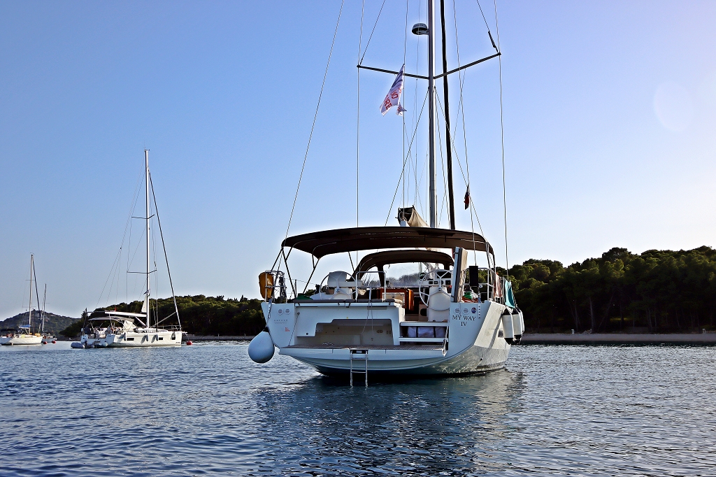 Dufour Exclusive 56 - 3 + 1 cab. — photo 1