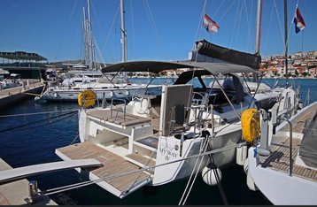 Dufour Exclusive 56 - 3 + 1 cab. — photo 4