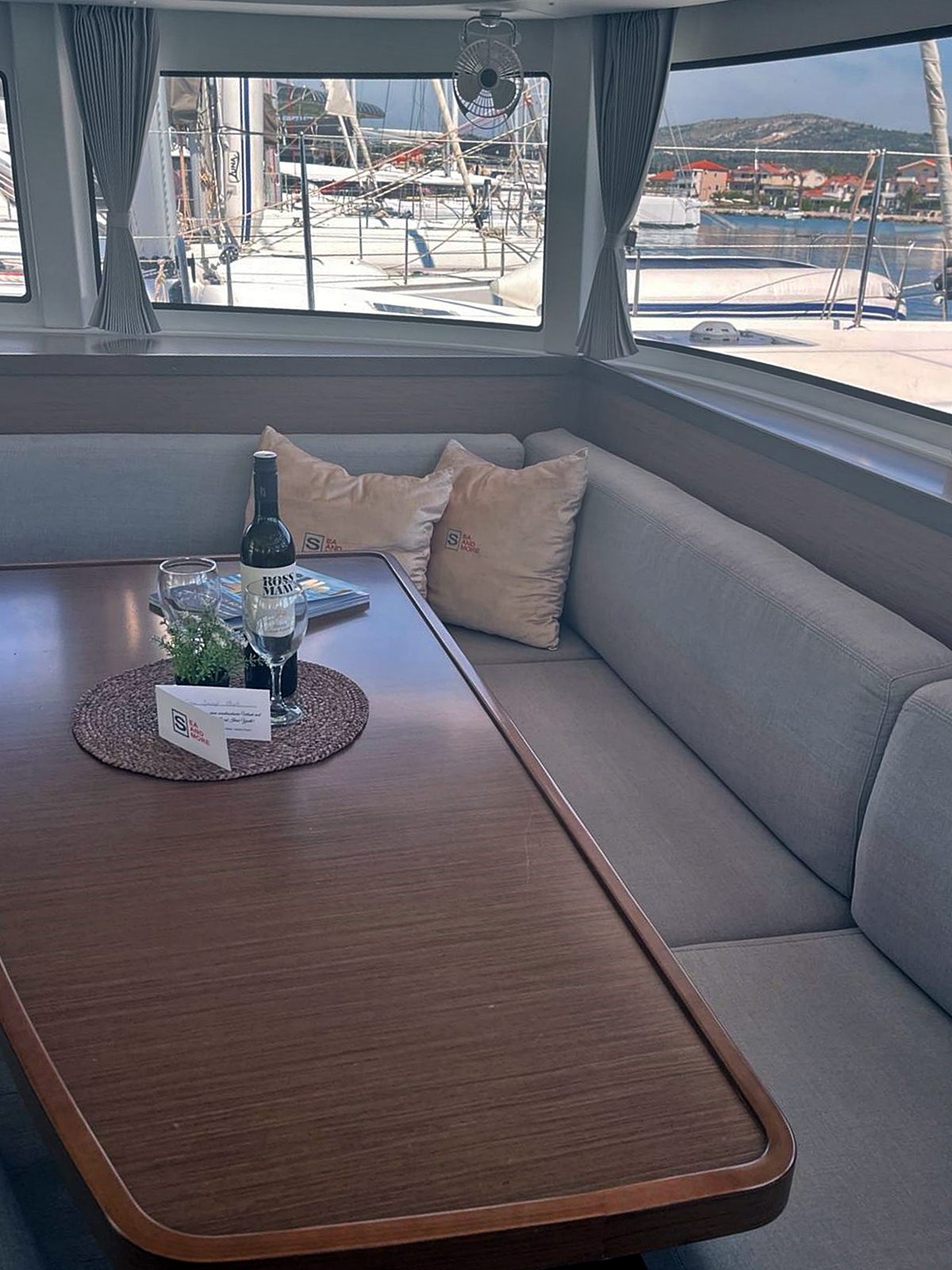 Lagoon 42 - 4 + 2 cab. — photo 19