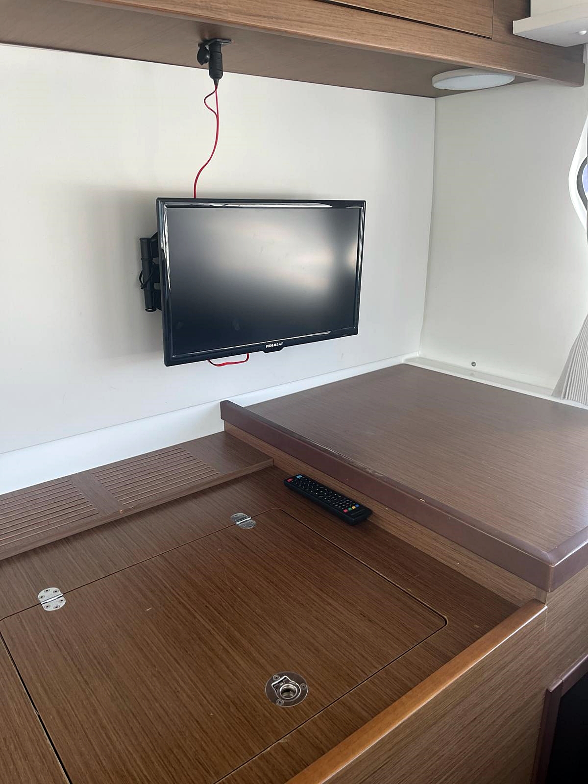 Lagoon 42 - 4 + 2 cab. — photo 22