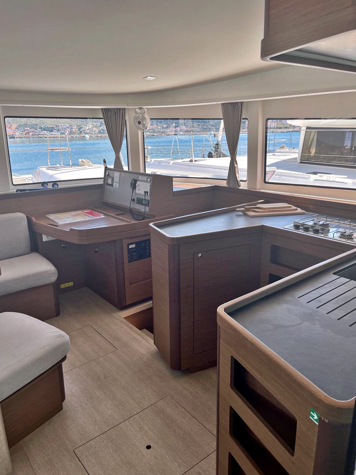 Lagoon 42 - 4 + 2 cab. — photo 24