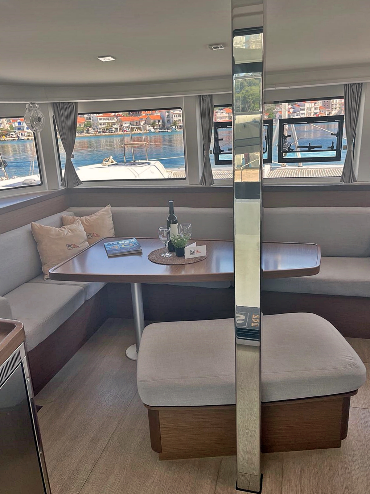 Lagoon 42 - 4 + 2 cab. — photo 25