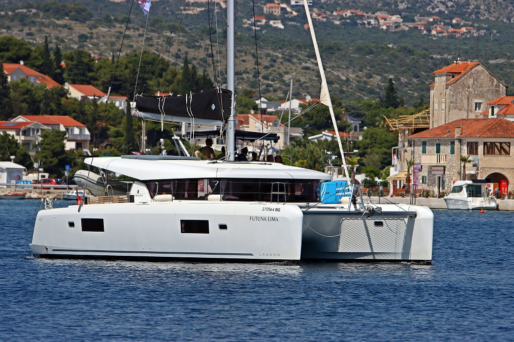 Lagoon 42 - 4 + 2 cab. — photo 5