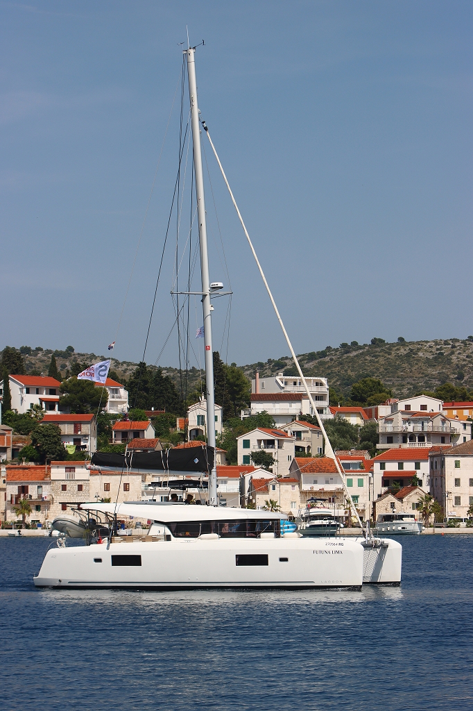 Lagoon 42 - 4 + 2 cab. — photo 8