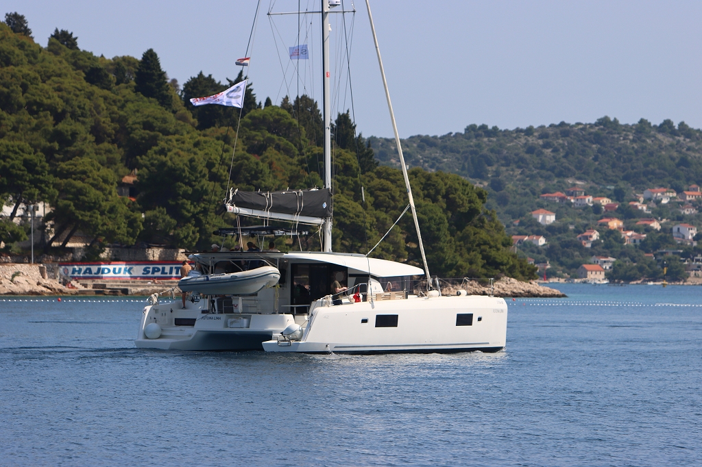 Lagoon 42 - 4 + 2 cab. — photo 9