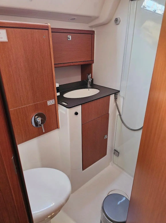 Bavaria Cruiser 51 — photo 16