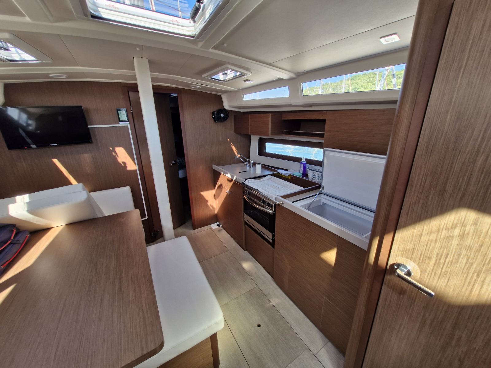 Oceanis 37.1 — photo 14