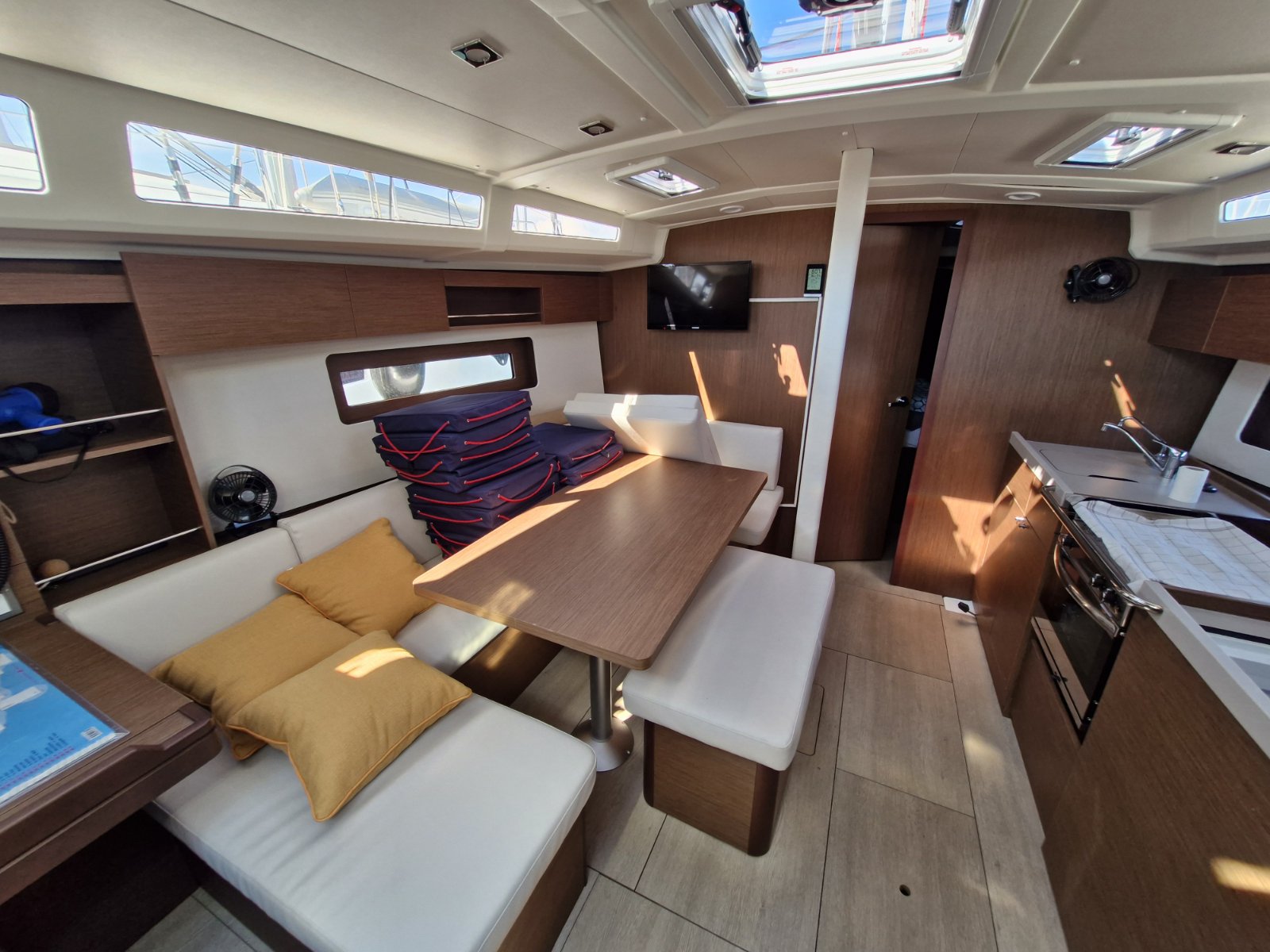 Oceanis 37.1 — photo 17