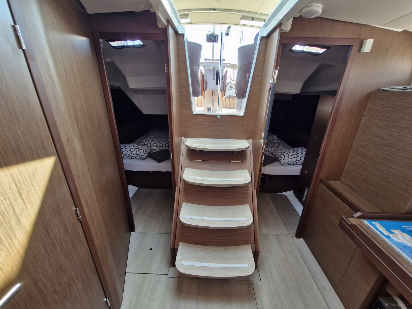 Oceanis 37.1 — photo 18