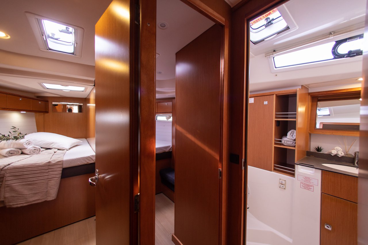 Bavaria Cruiser 51 — photo 11