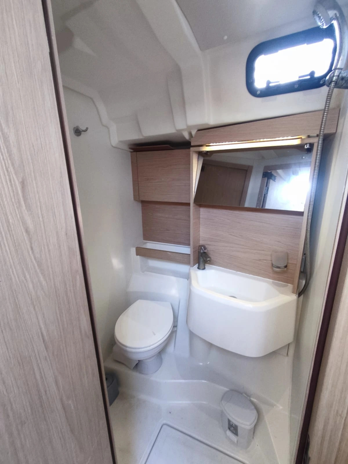 Oceanis 51.1 - 5 + 1 cab. — photo 19