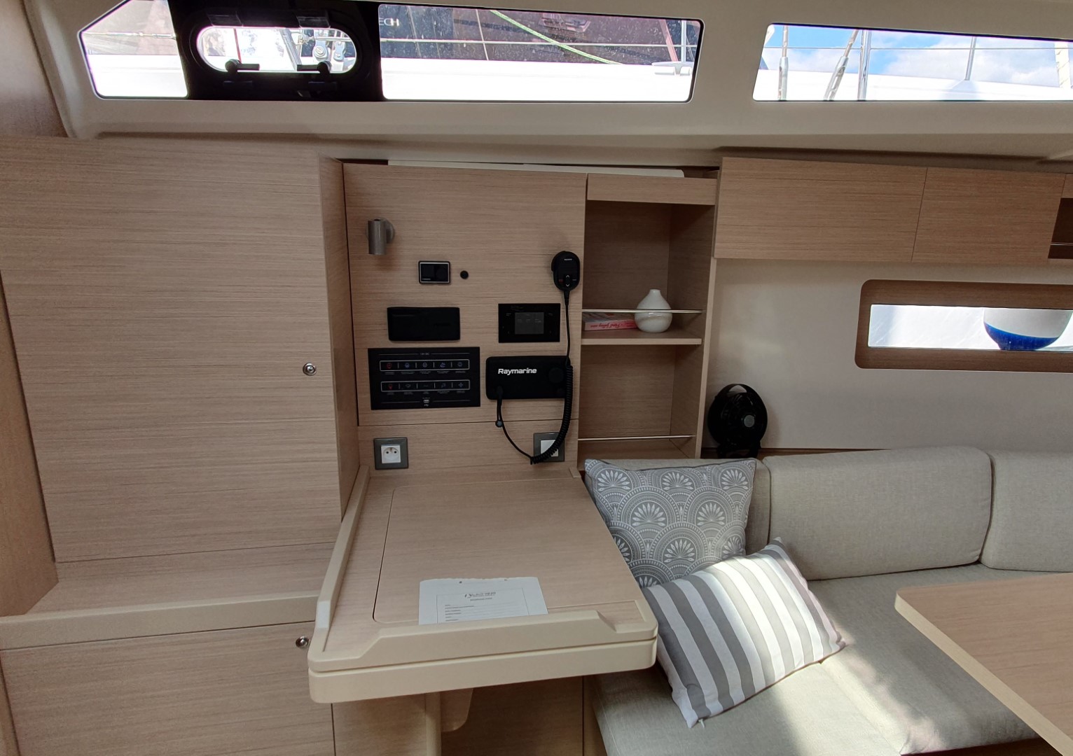 Oceanis 37.1 — photo 16