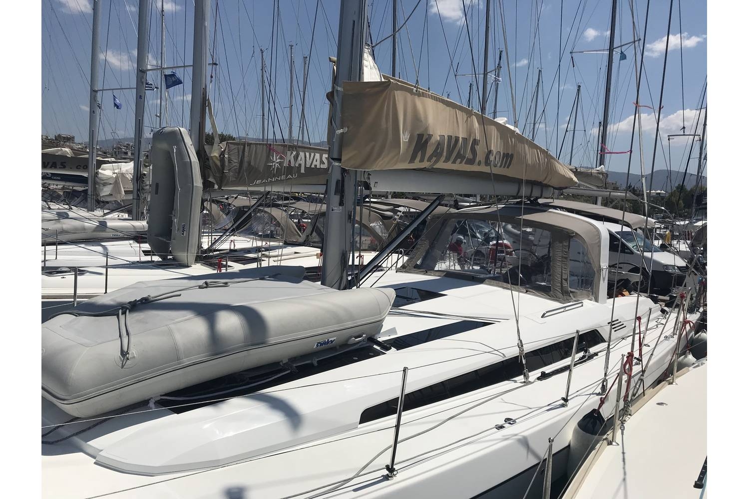 Oceanis 51.1 — photo 12