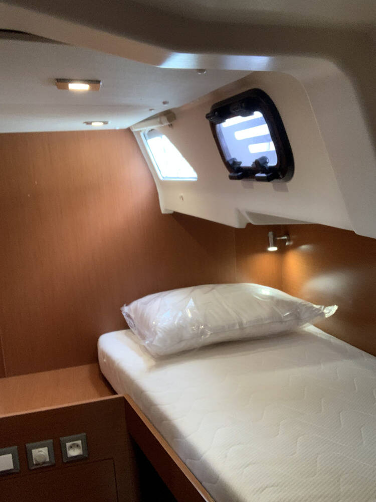 Oceanis 51.1 — photo 22