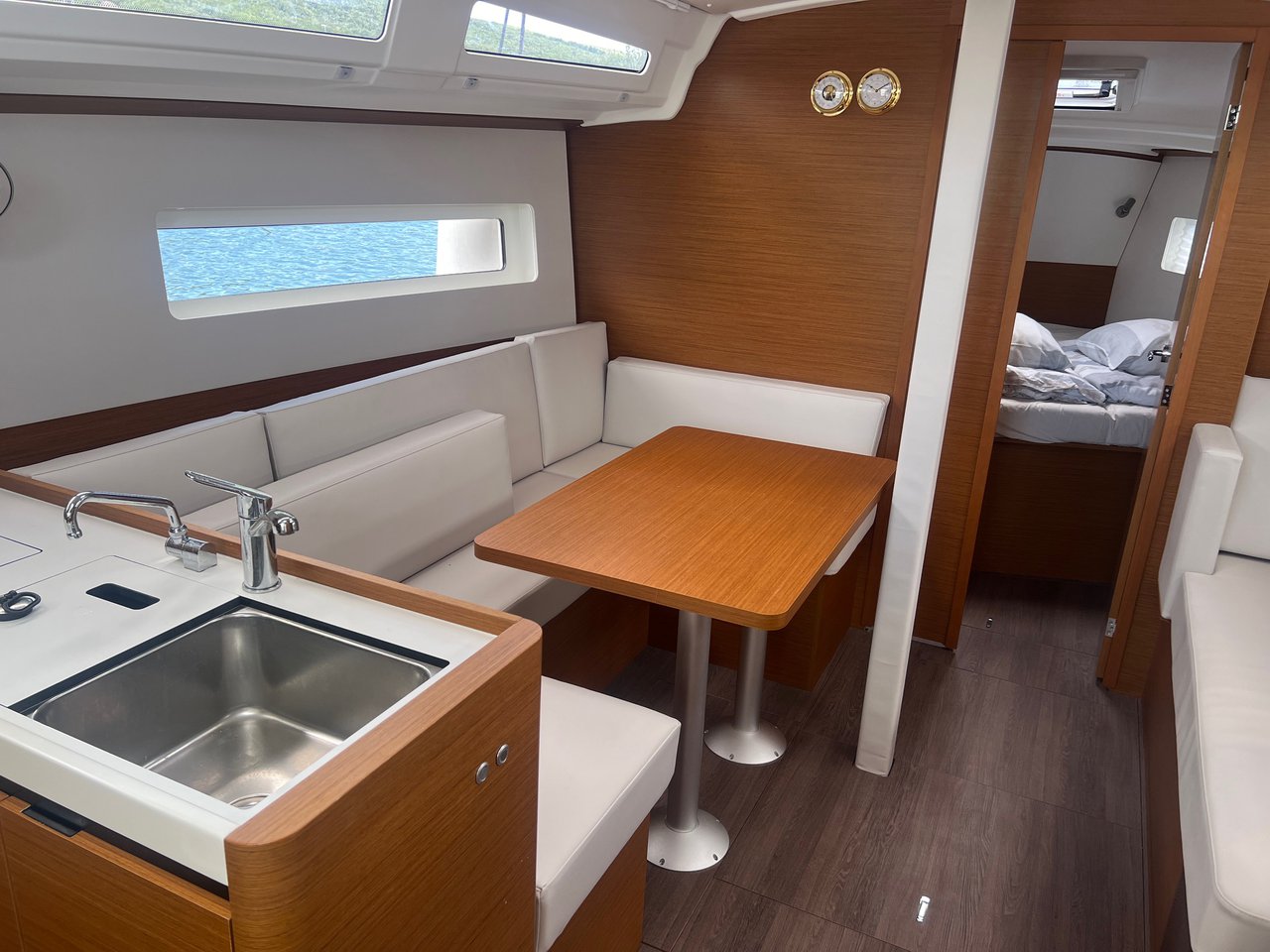 Sun Odyssey 380 - 3 cab. — photo 5