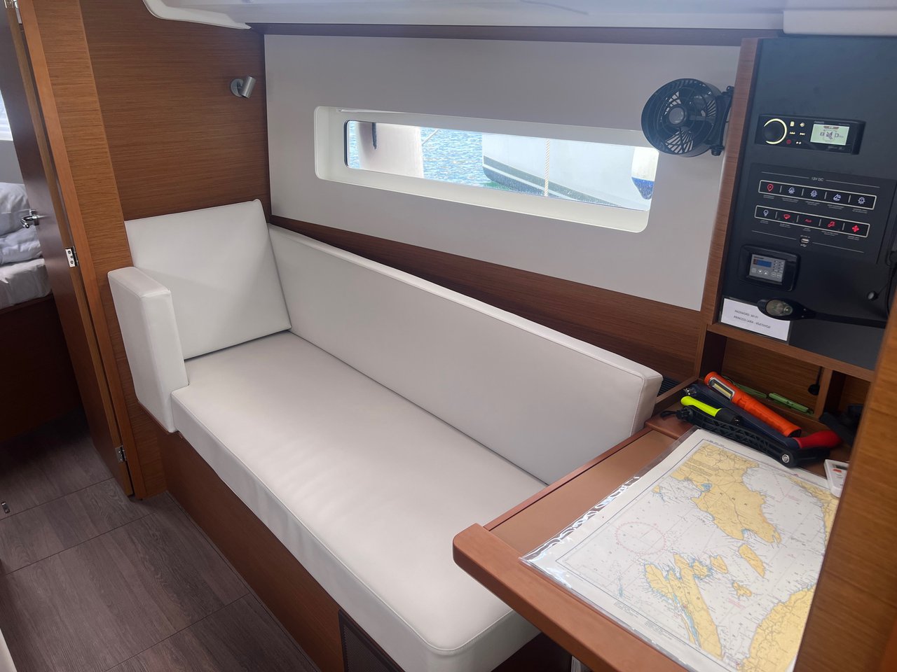 Sun Odyssey 380 - 3 cab. — photo 7