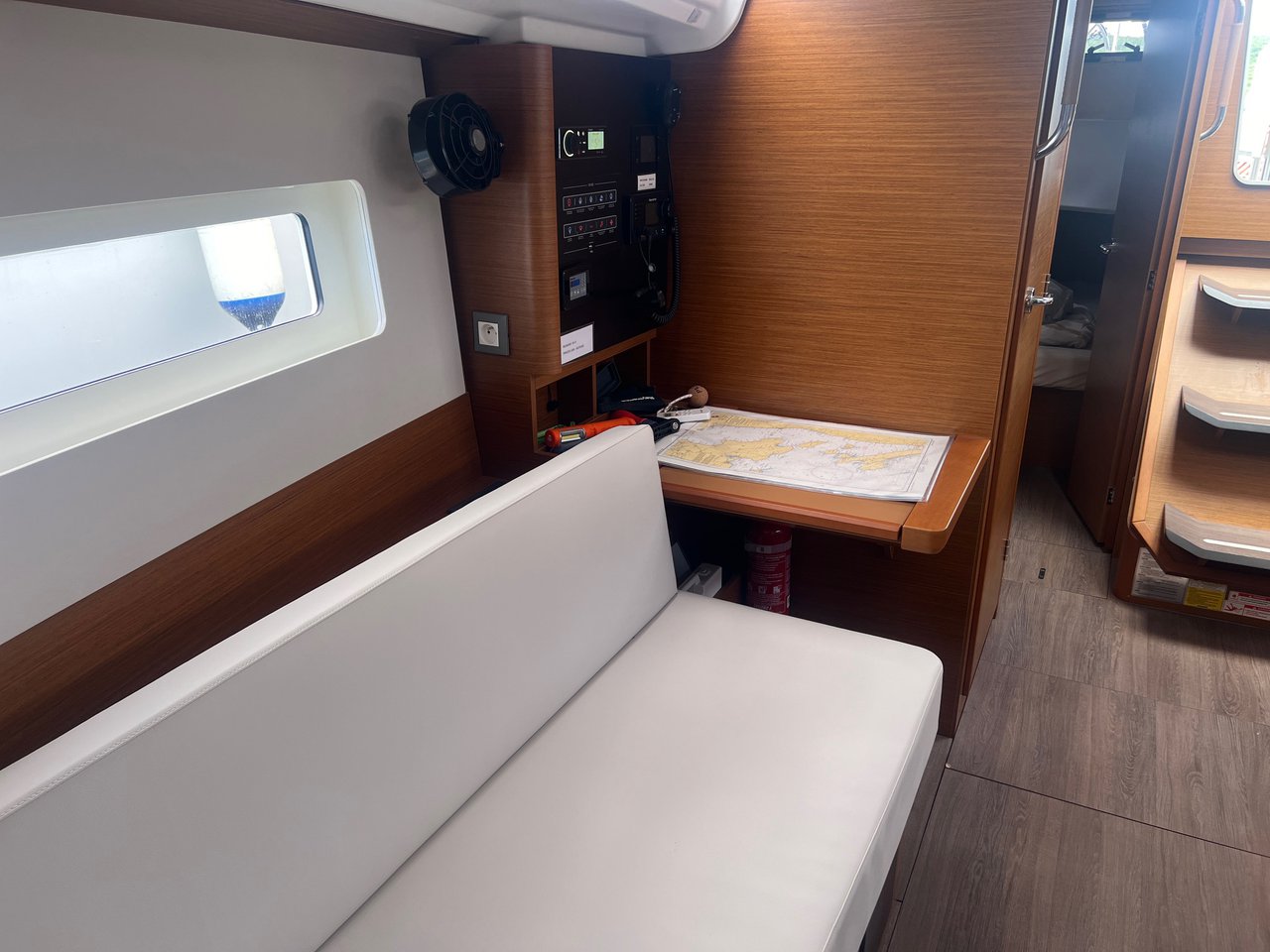 Sun Odyssey 380 - 3 cab. — photo 8