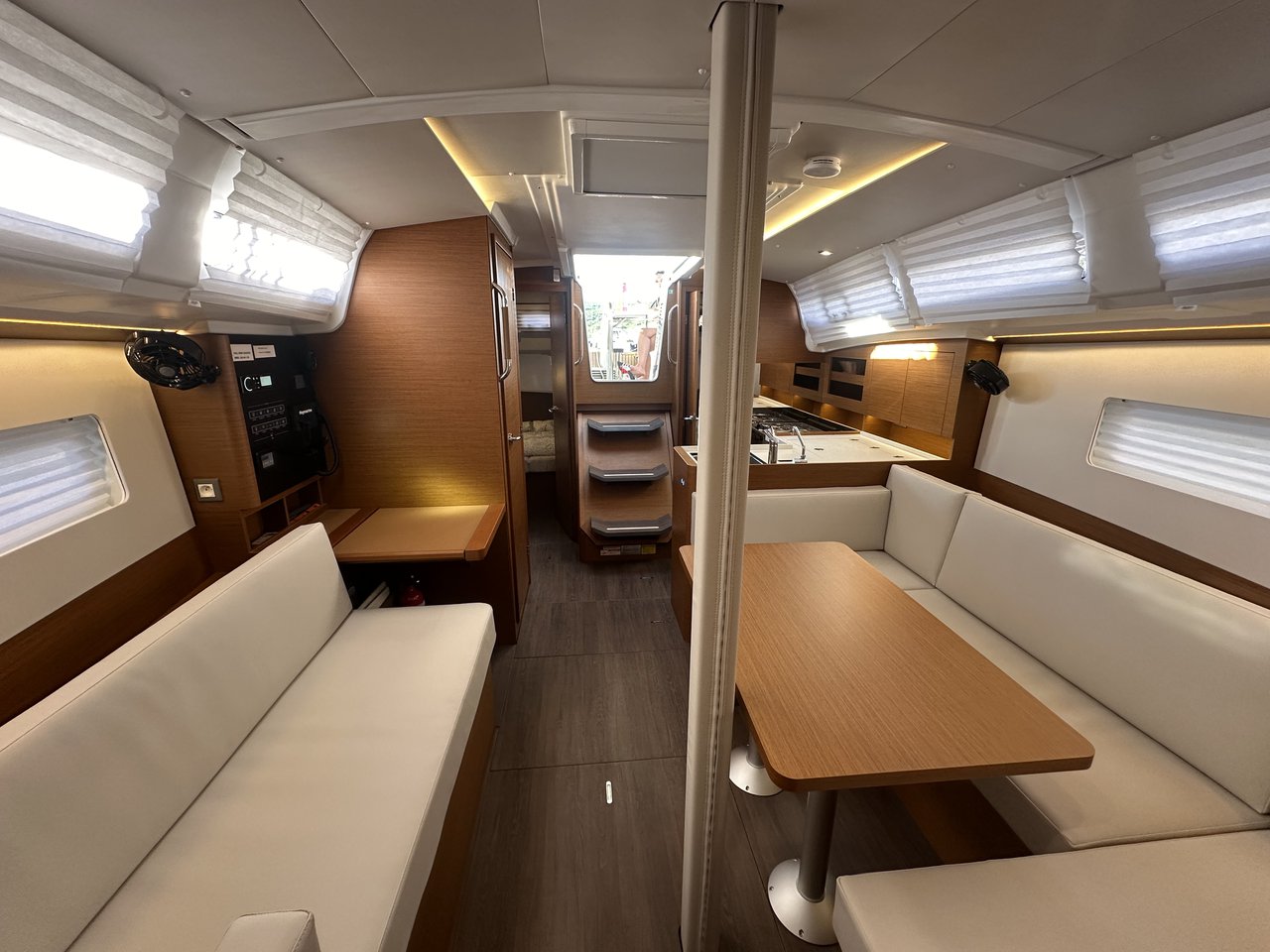 Sun Odyssey 380 - 3 cab. — photo 6