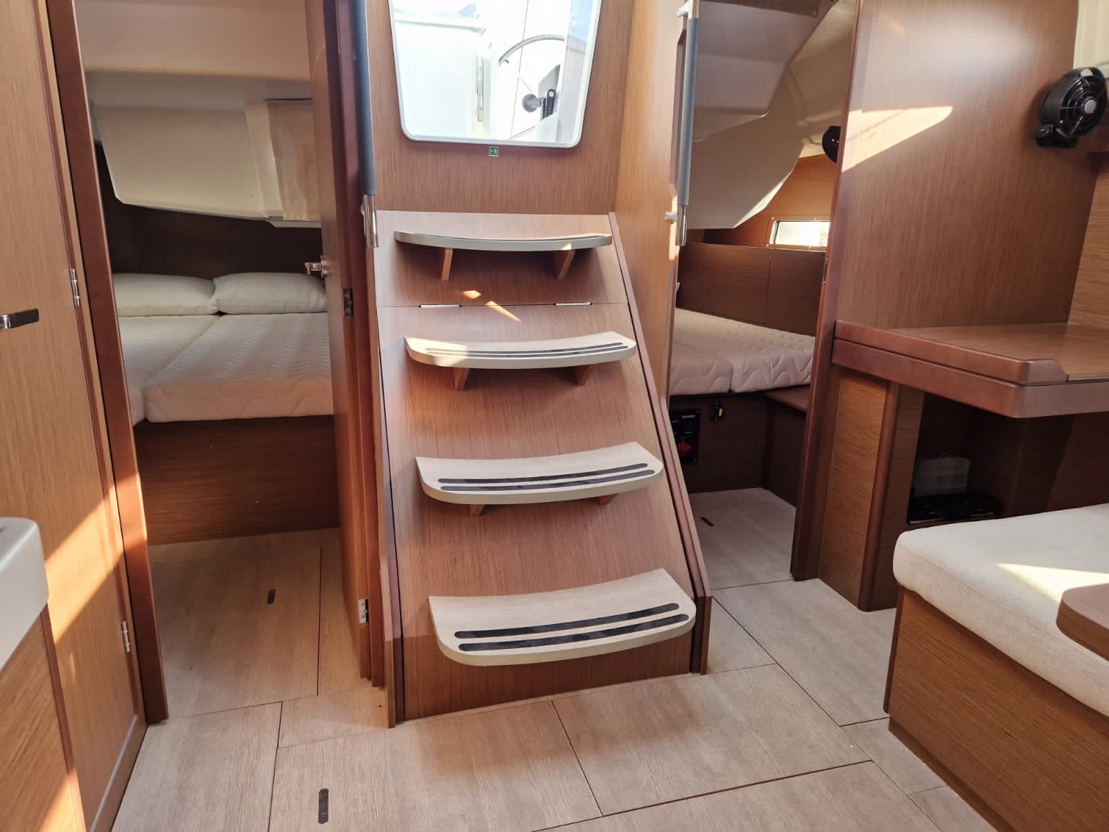 Oceanis 40.1 — photo 8
