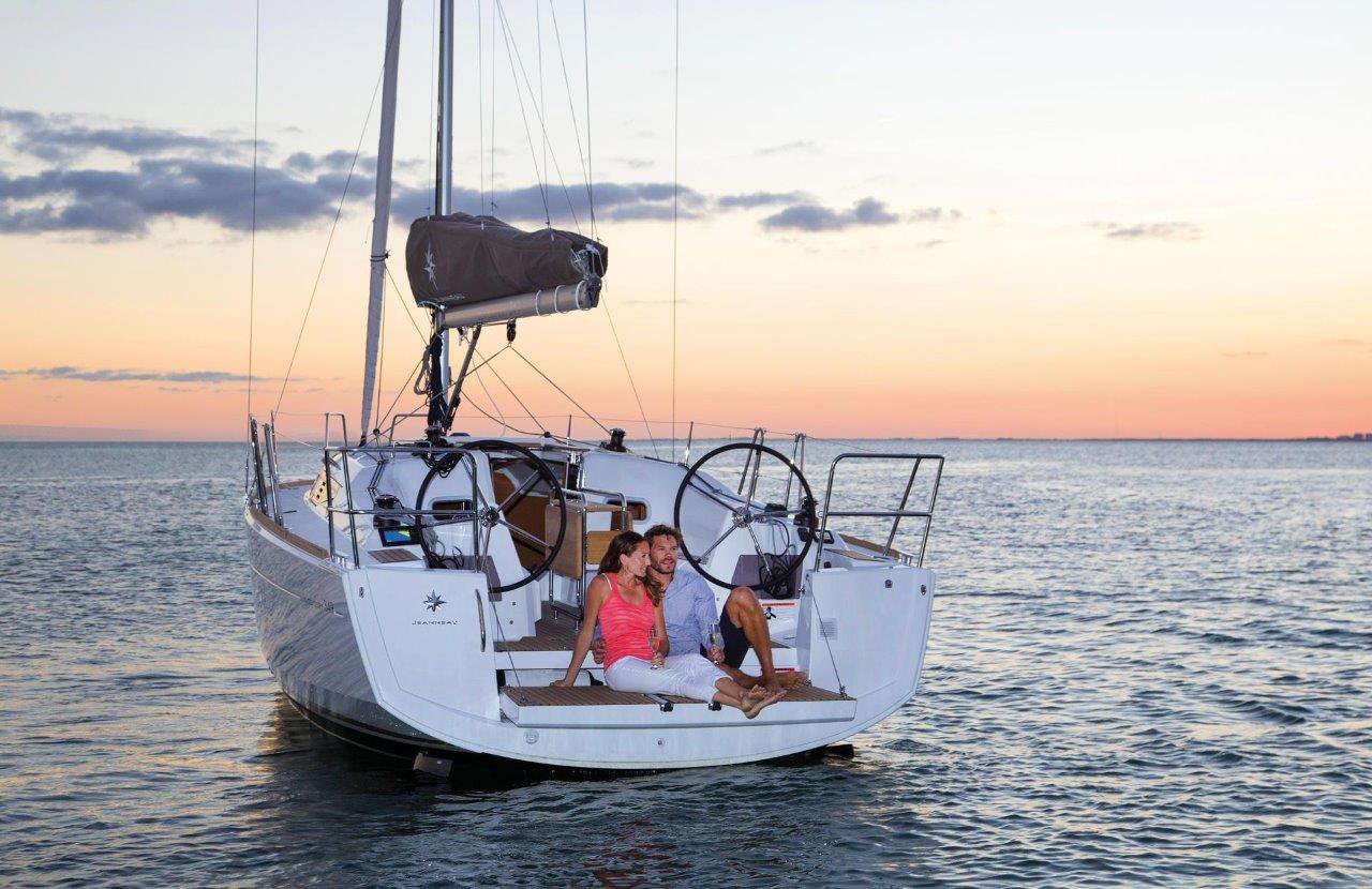 Sun Odyssey 349 - 2 cab. — photo 1