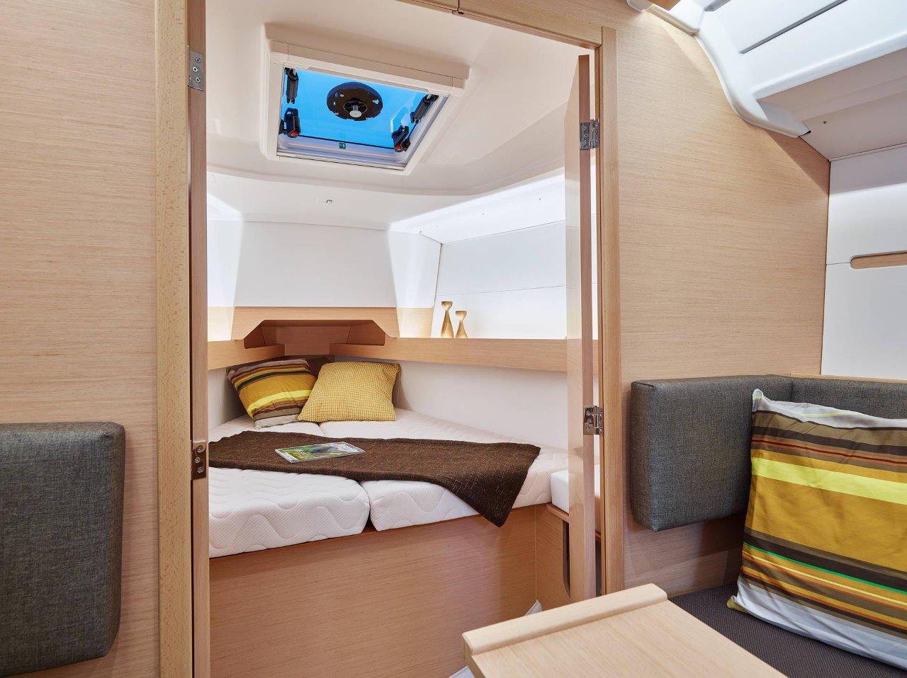 Sun Odyssey 349 - 2 cab. — photo 14