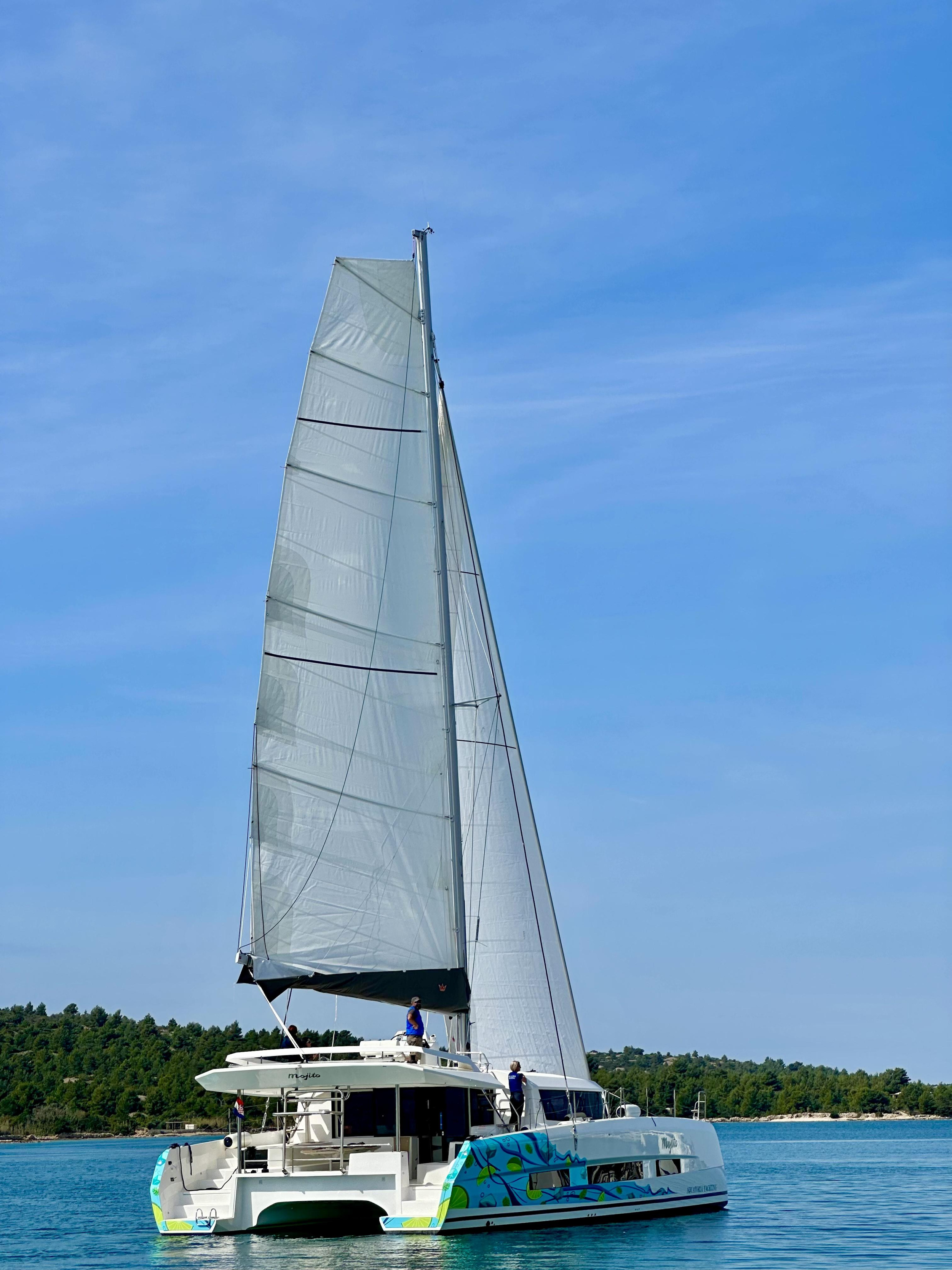 Dufour 48 Catamaran - 5 + 1 cab. — photo 2