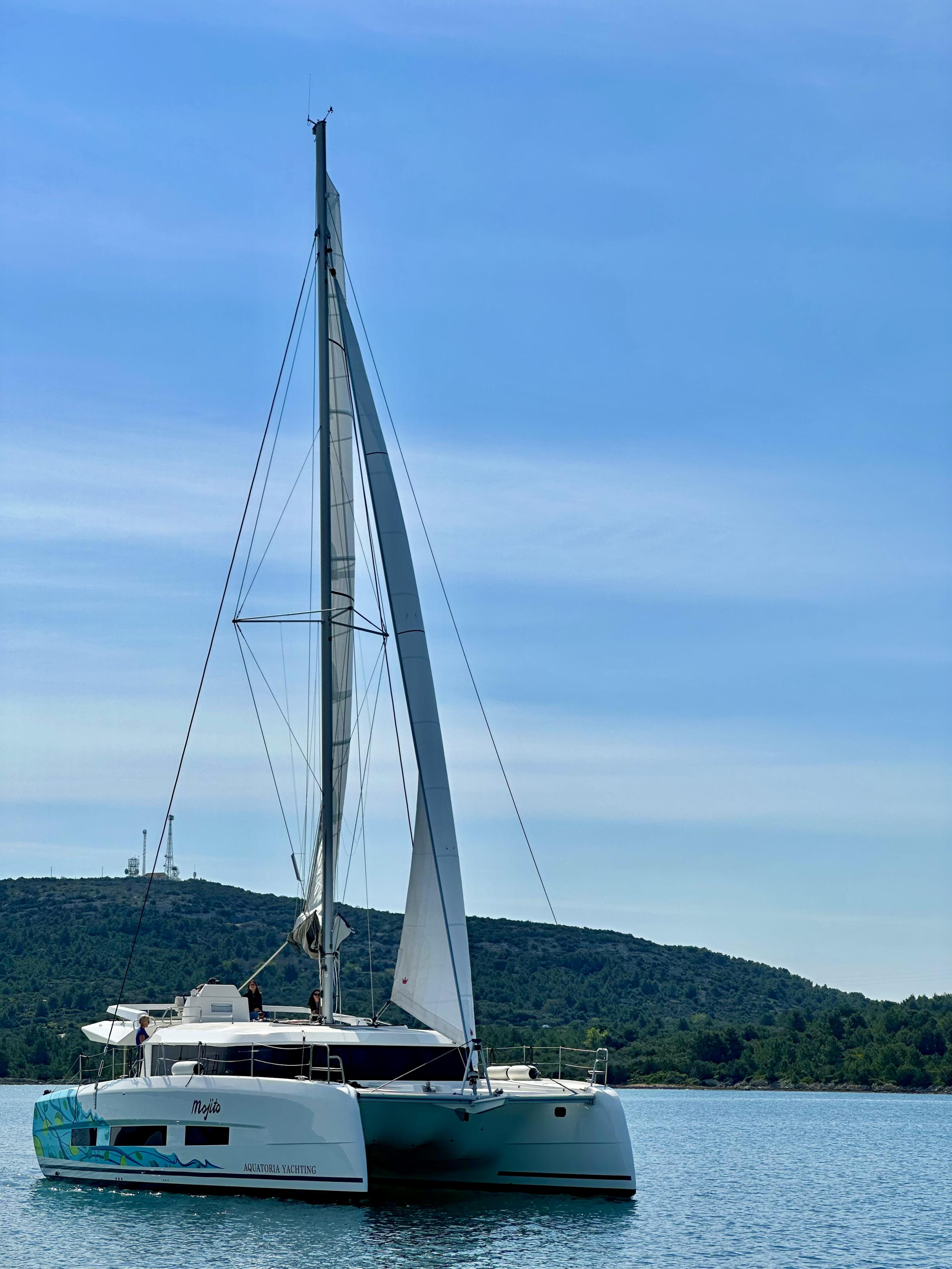 Dufour 48 Catamaran - 5 + 1 cab. — photo 5