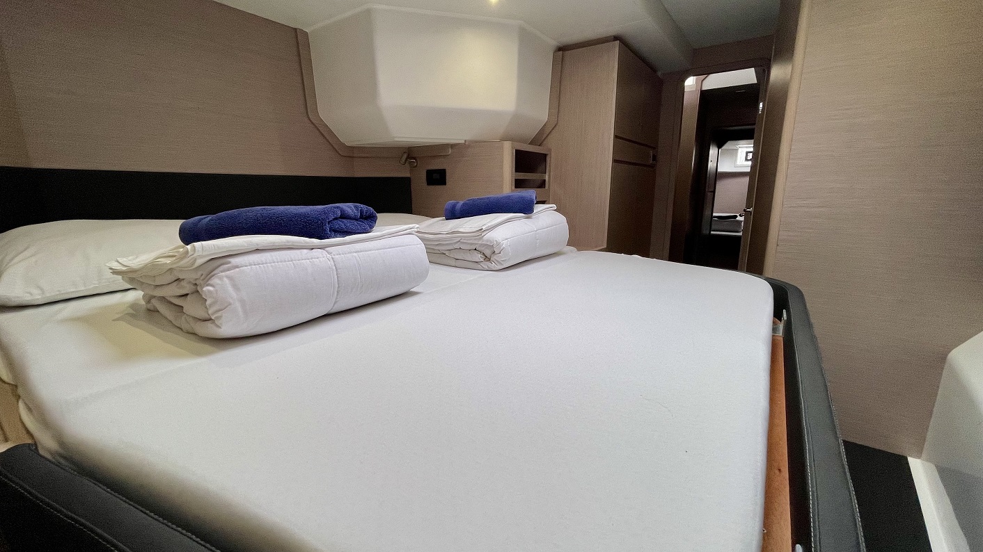 Dufour 48 Catamaran - 5 + 1 cab. — photo 27