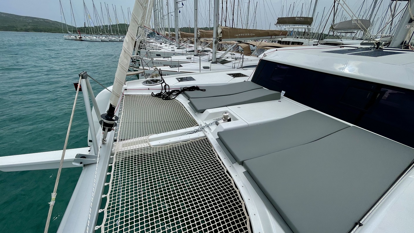 Dufour 48 Catamaran - 5 + 1 cab. — photo 38