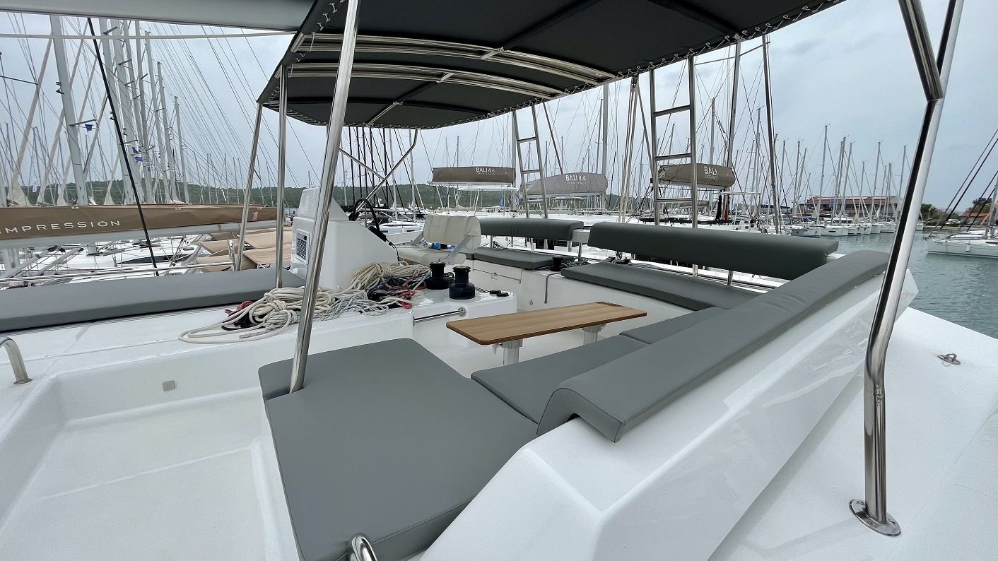 Dufour 48 Catamaran - 5 + 1 cab. — photo 39
