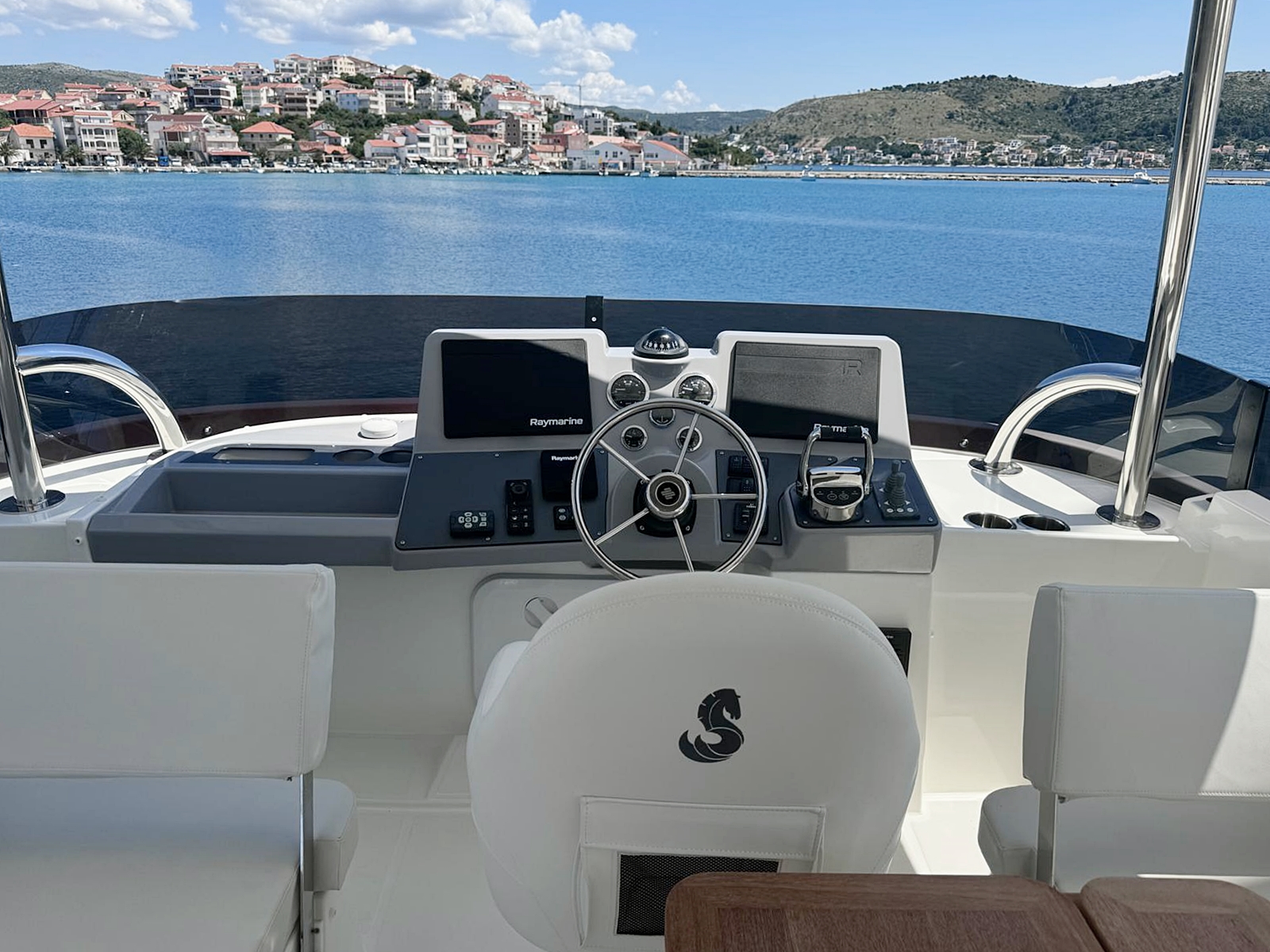 Swift Trawler 48 — photo 15