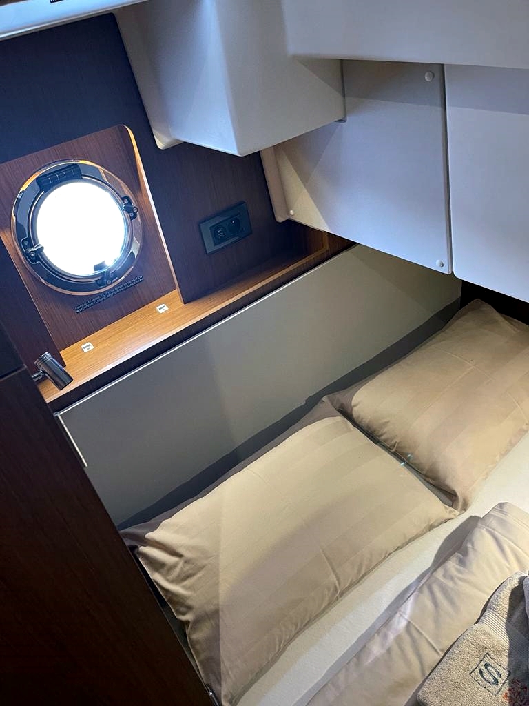 Swift Trawler 48 — photo 21