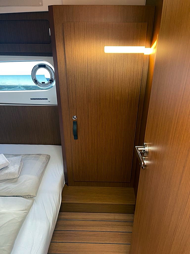 Swift Trawler 48 — photo 23
