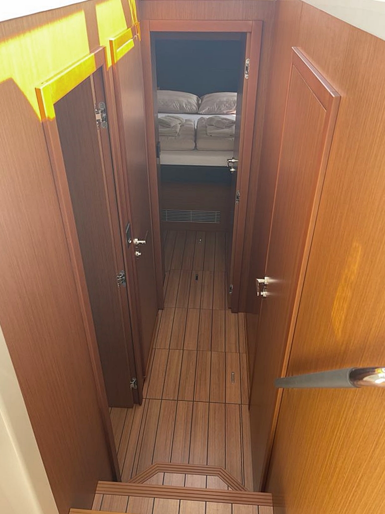 Swift Trawler 48 — photo 27