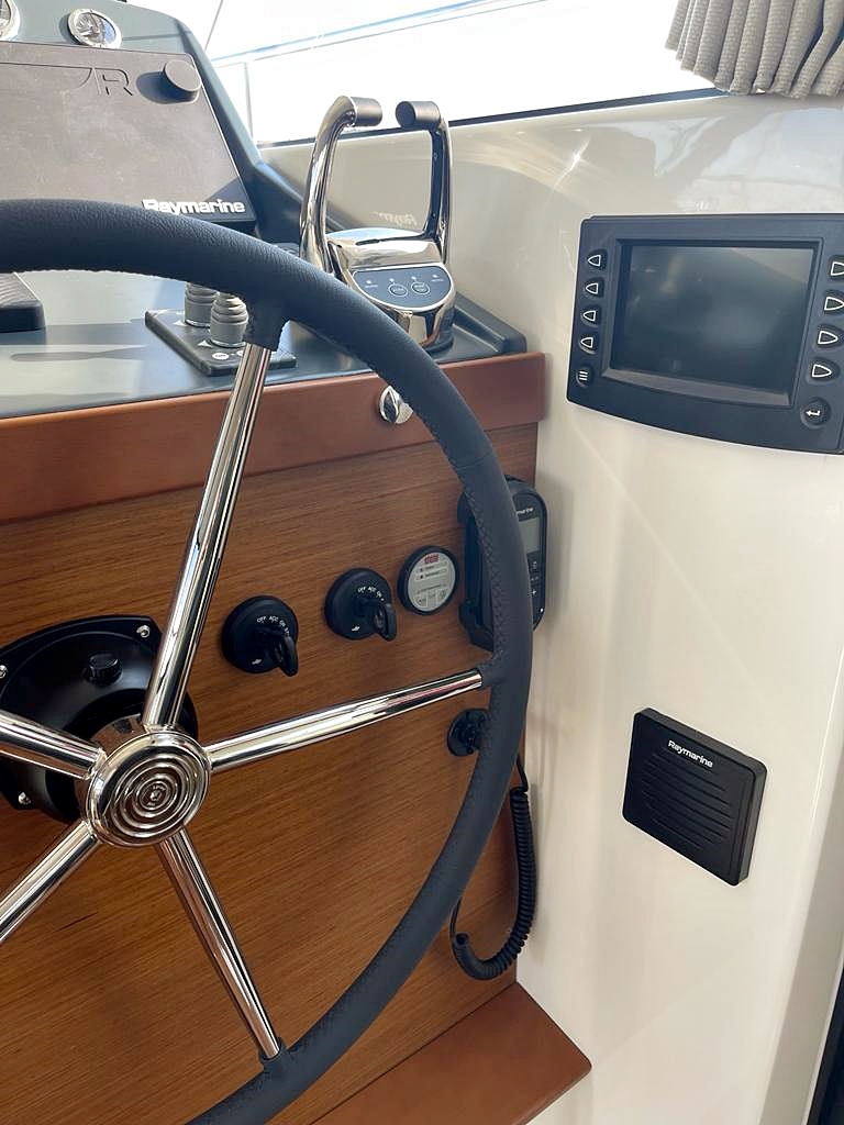 Swift Trawler 48 — photo 35