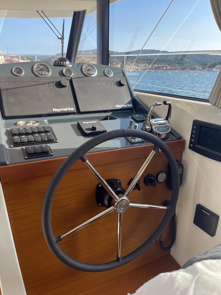 Swift Trawler 48 — photo 37