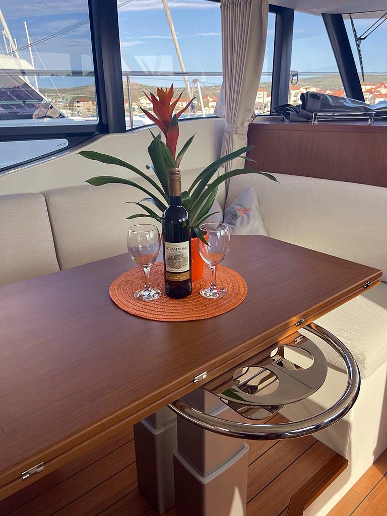 Swift Trawler 48 — photo 39
