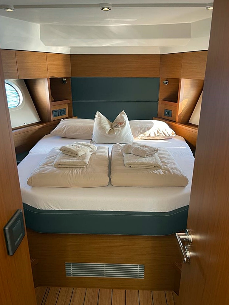 Swift Trawler 48 — photo 41