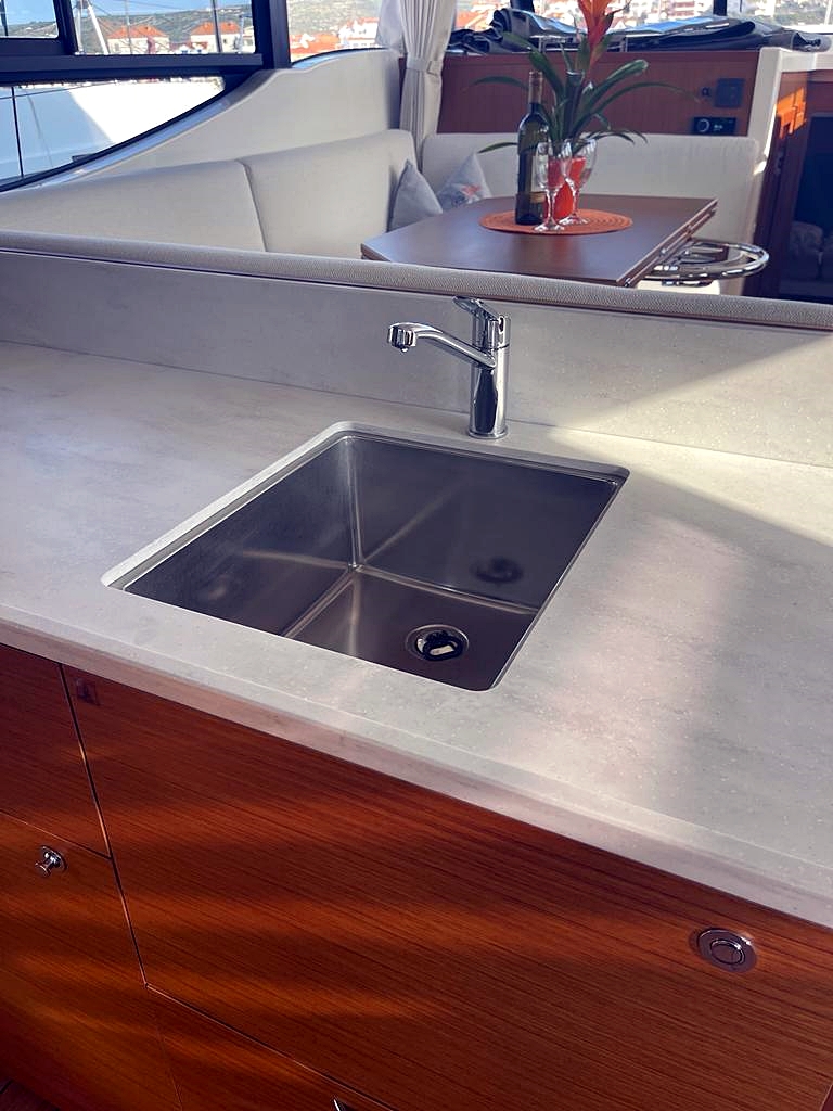 Swift Trawler 48 — photo 43